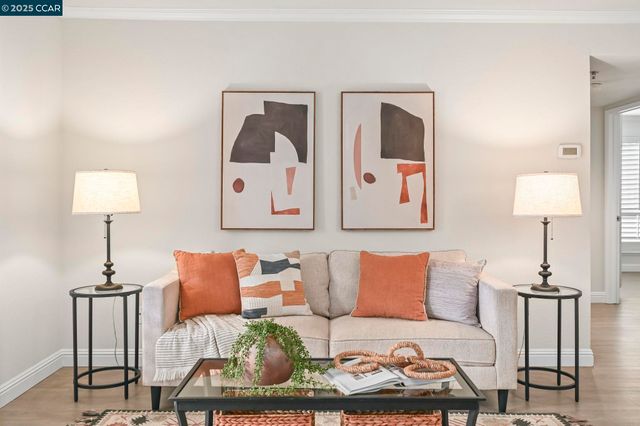 2550 Oak Rd. 209, Walnut Creek, CA 94596