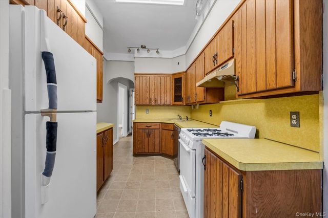 6858 76th Street, Middle Village, NY 11379