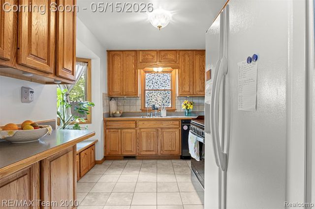 13997 San Jose, Redford, MI 48239