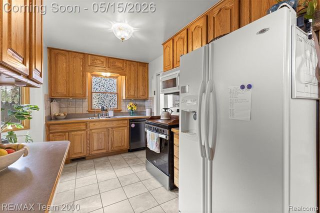 13997 San Jose, Redford, MI 48239
