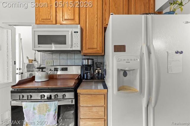 13997 San Jose, Redford, MI 48239