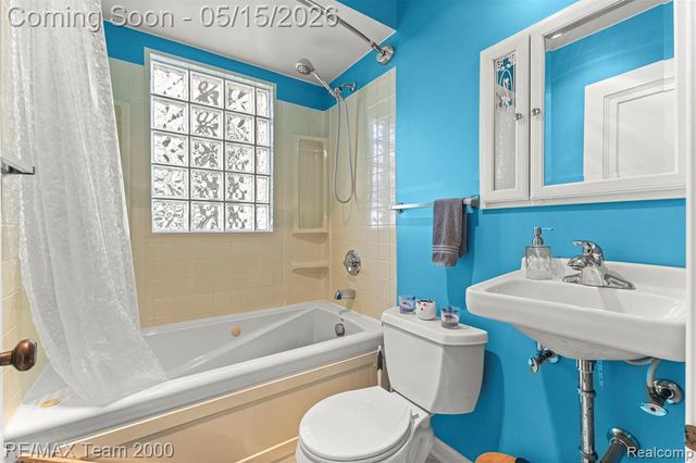 13997 San Jose, Redford, MI 48239