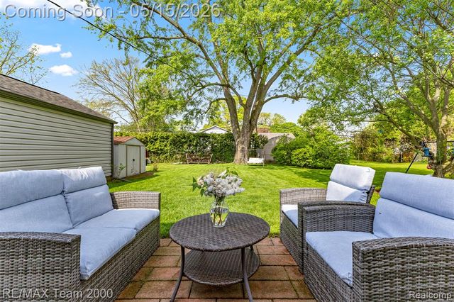 13997 San Jose, Redford, MI 48239