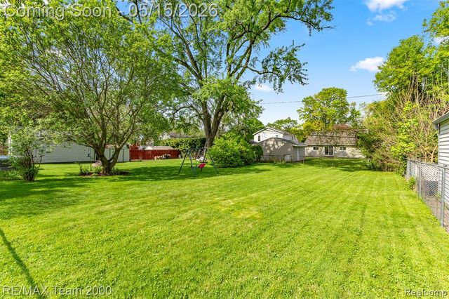 13997 San Jose, Redford, MI 48239