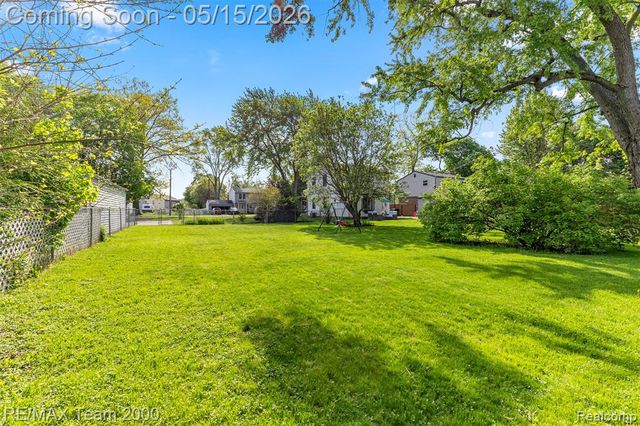 13997 San Jose, Redford, MI 48239
