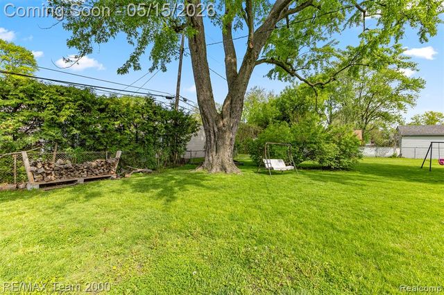 13997 San Jose, Redford, MI 48239
