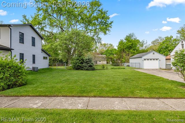13997 San Jose, Redford, MI 48239