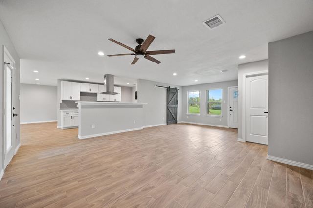 293 County Road 140, Liberty, TX 77575
