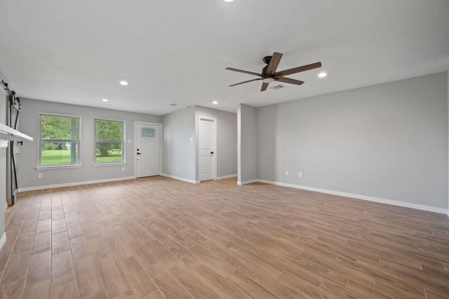 293 County Road 140, Liberty, TX 77575