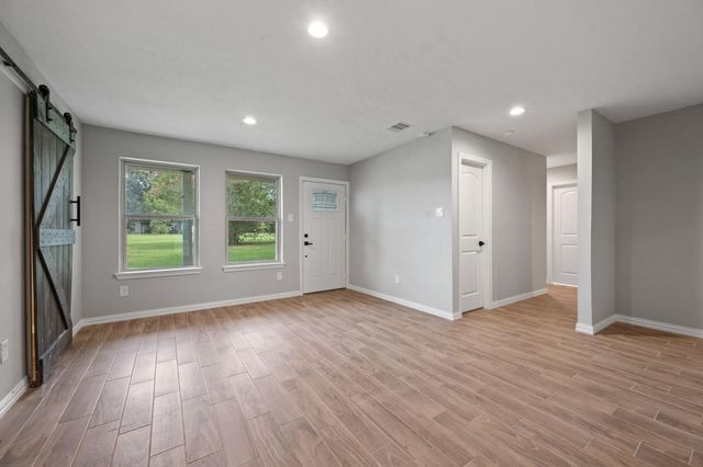 293 County Road 140, Liberty, TX 77575