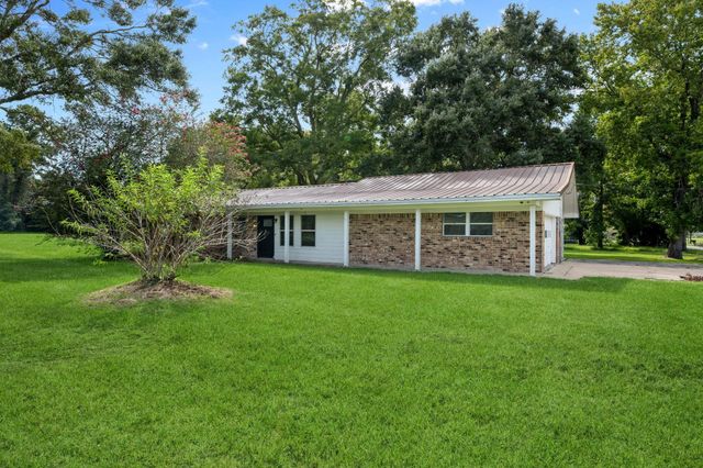 293 County Road 140, Liberty, TX 77575