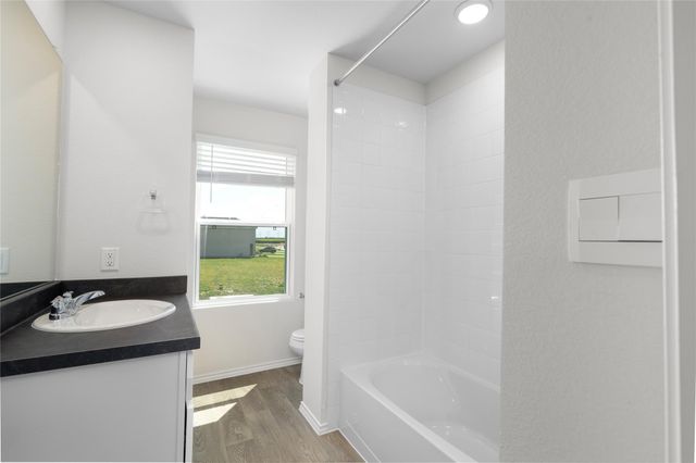 206 Jackson ST, Maxwell, TX 78656