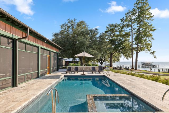 911 Butter Road, Bonneau, SC 29431