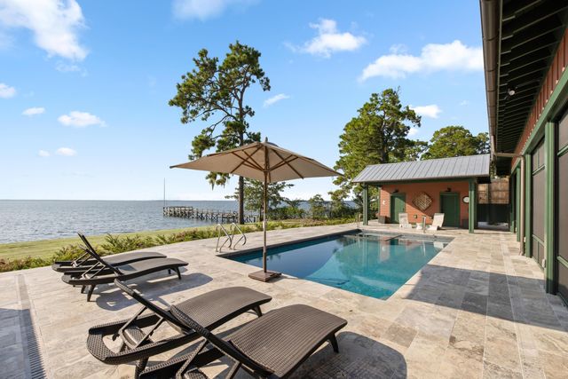 911 Butter Road, Bonneau, SC 29431