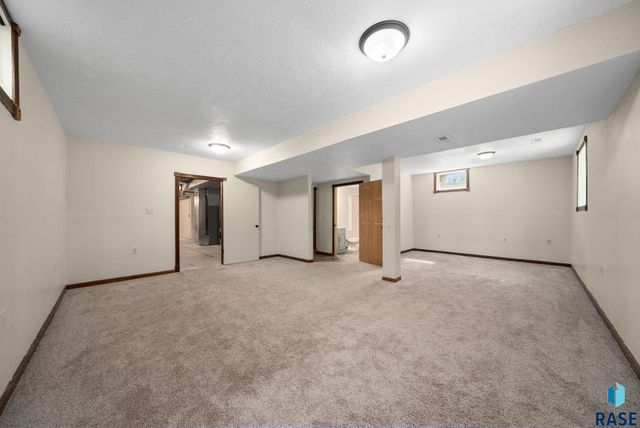 48186 265th St Street, Brandon, SD 57005