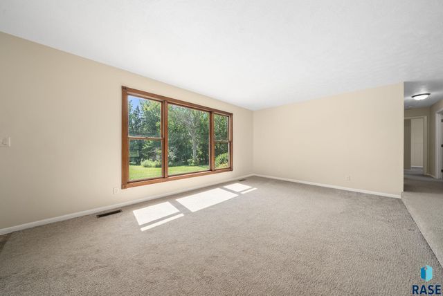 48186 265th St Street, Brandon, SD 57005