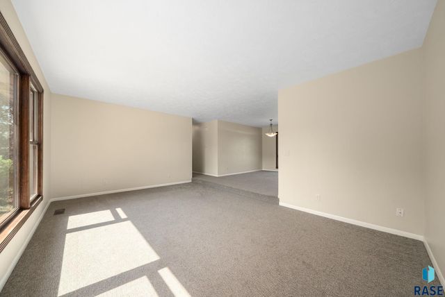 48186 265th St Street, Brandon, SD 57005