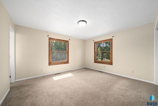 48186 265th St Street, Brandon, SD 57005