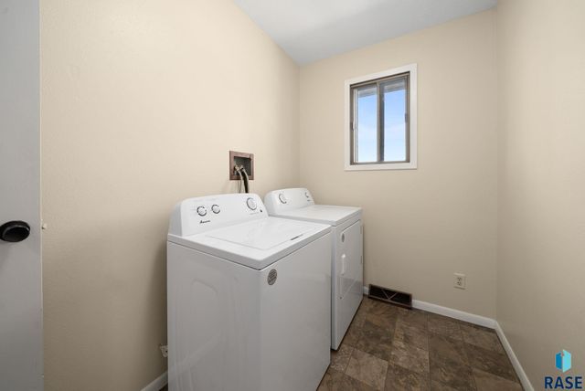 48186 265th St Street, Brandon, SD 57005