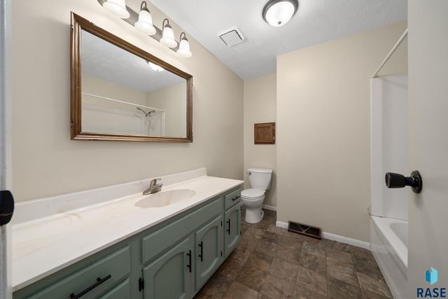 48186 265th St Street, Brandon, SD 57005