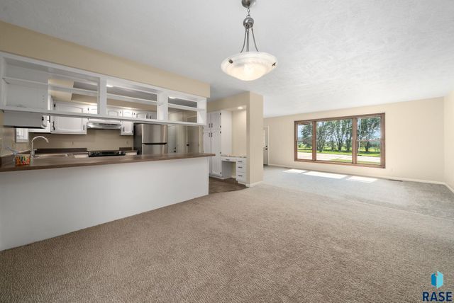 48186 265th St Street, Brandon, SD 57005