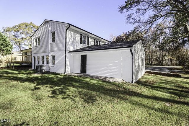 805 River Road, Selma, NC 27576