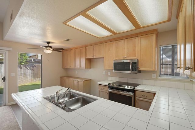 9446 Tuscany Cir, Stockton, CA 95210