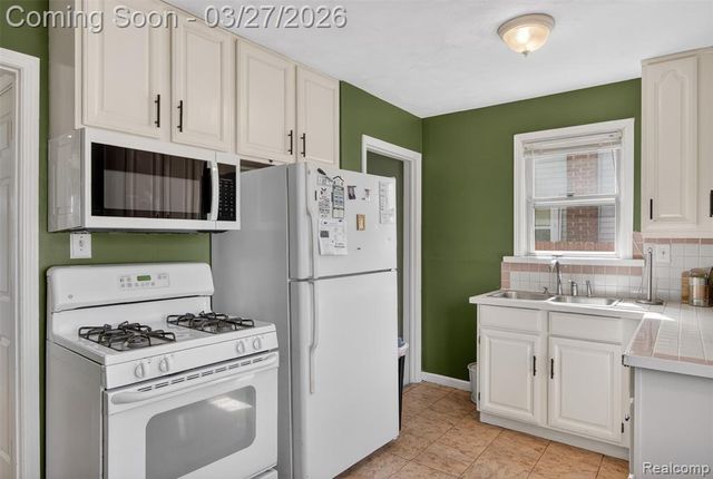 6812 Polk Street, Taylor, MI 48180