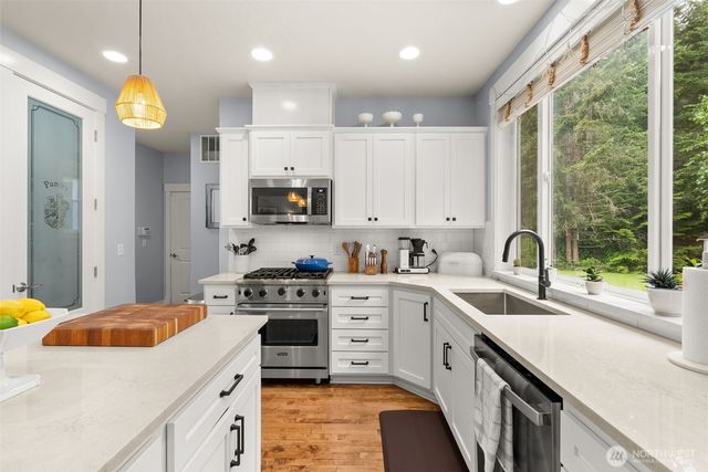 6611 84th Street Ct NW, Gig Harbor, WA 98332
