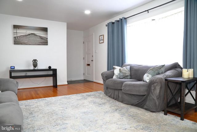 326 E CHARLOTTE ST, Millersville, PA 17551