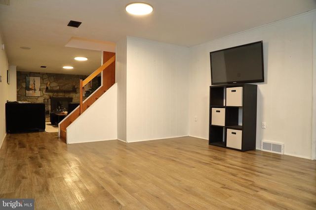 326 E CHARLOTTE ST, Millersville, PA 17551