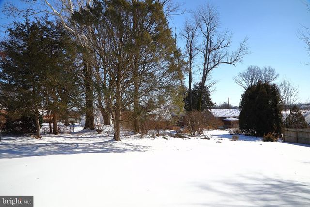 326 E CHARLOTTE ST, Millersville, PA 17551