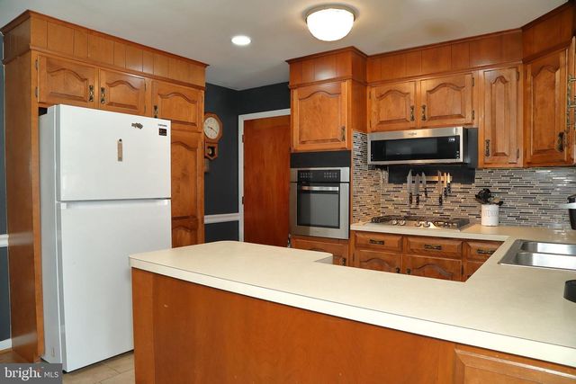 326 E CHARLOTTE ST, Millersville, PA 17551