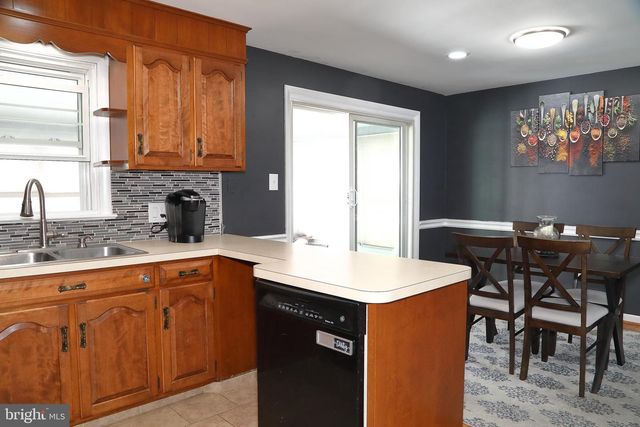 326 E CHARLOTTE ST, Millersville, PA 17551