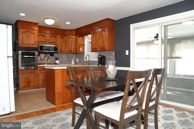 326 E CHARLOTTE ST, Millersville, PA 17551