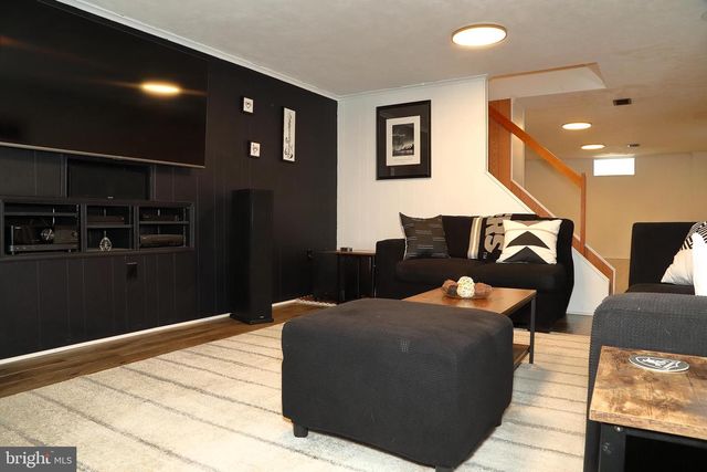 326 E CHARLOTTE ST, Millersville, PA 17551