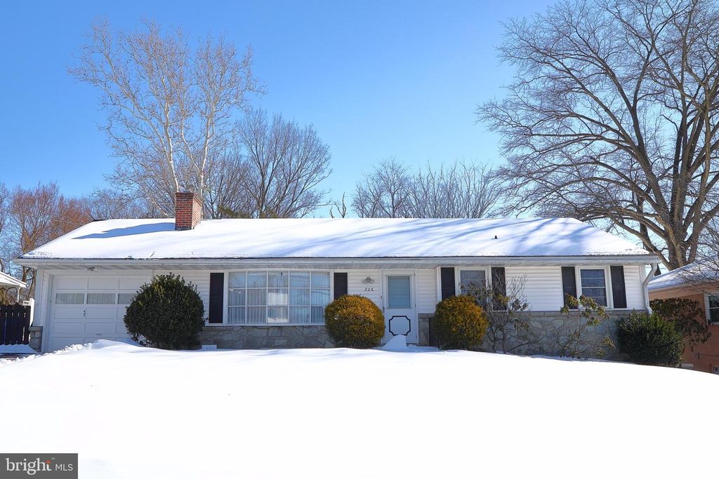 326 E CHARLOTTE ST, Millersville, PA 17551