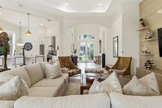 122 Siesta Way, Palm Beach Gardens, FL 33418