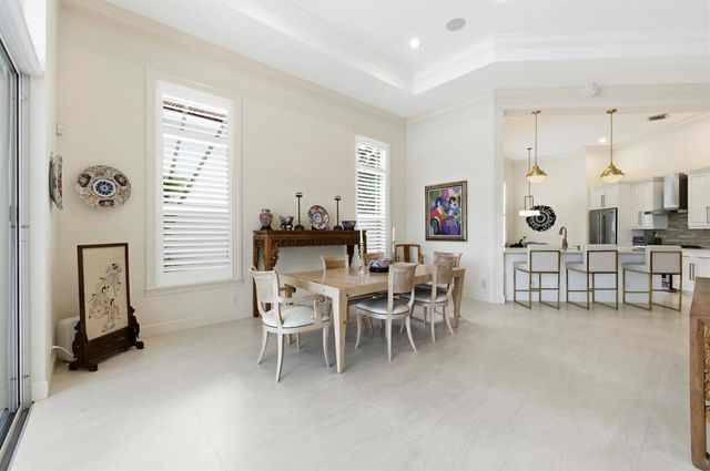 122 Siesta Way, Palm Beach Gardens, FL 33418