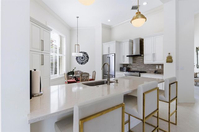 122 Siesta Way, Palm Beach Gardens, FL 33418