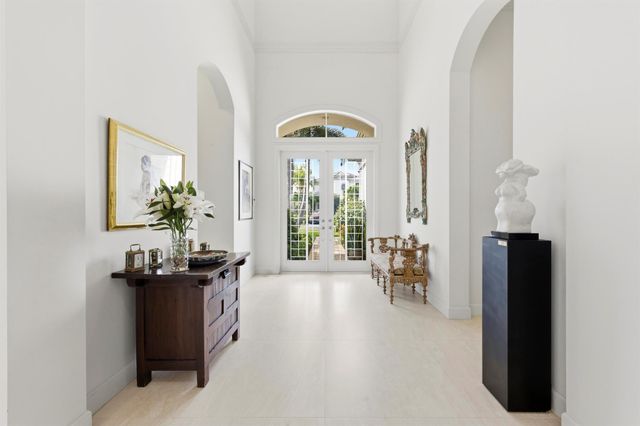 122 Siesta Way, Palm Beach Gardens, FL 33418