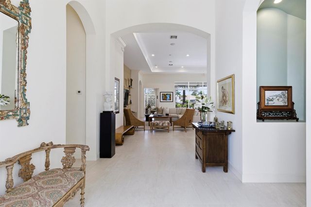 122 Siesta Way, Palm Beach Gardens, FL 33418