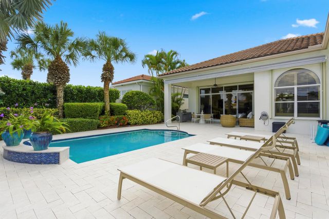 122 Siesta Way, Palm Beach Gardens, FL 33418