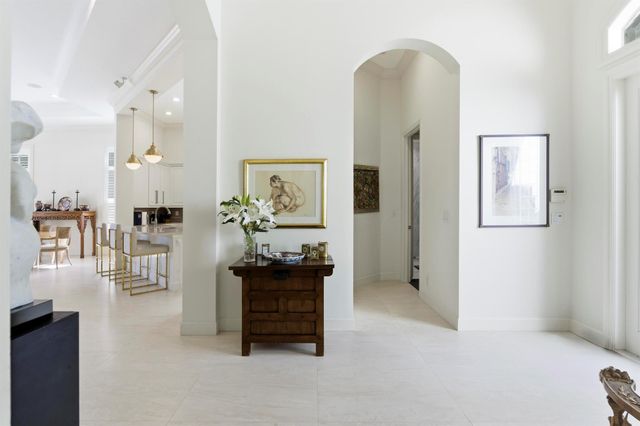 122 Siesta Way, Palm Beach Gardens, FL 33418