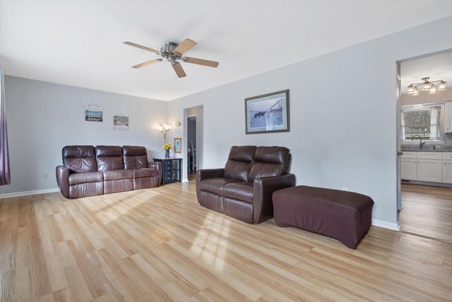 222 East AVENUE, Eagle, WI 53119