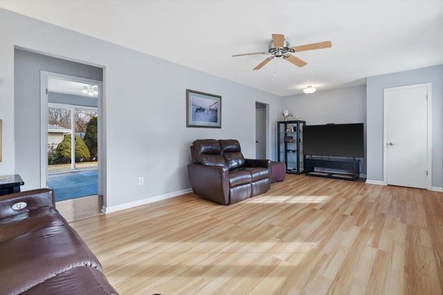 222 East AVENUE, Eagle, WI 53119