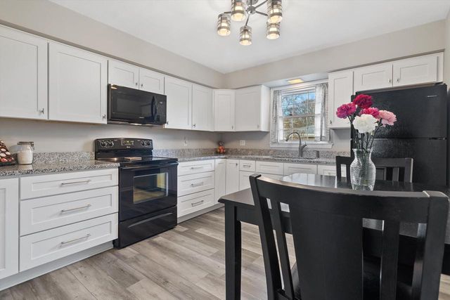 222 East AVENUE, Eagle, WI 53119