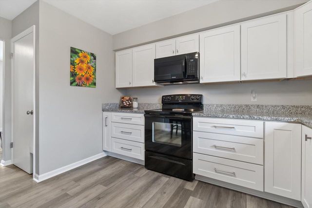 222 East AVENUE, Eagle, WI 53119