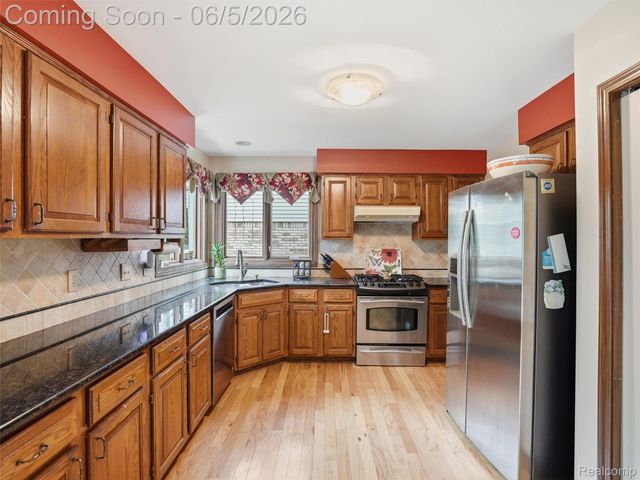 42447 Sheridan Drive, Clinton Charter Township, MI 48038