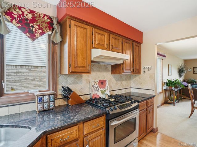 42447 Sheridan Drive, Clinton Charter Township, MI 48038